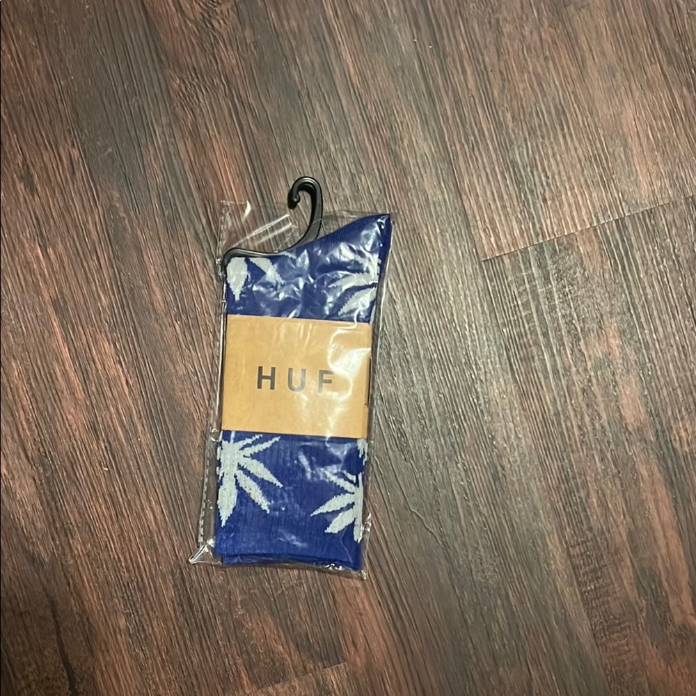 HUF Blue Socks with White Leaf Pattern